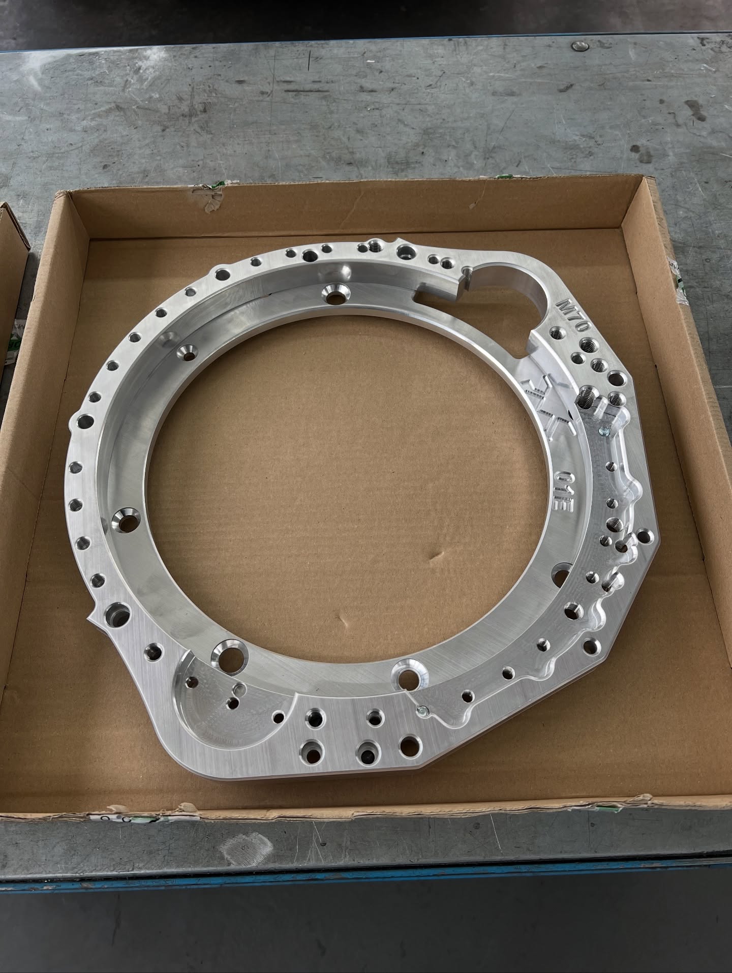 M70-Adapterplatte für den V12-Motorumbau