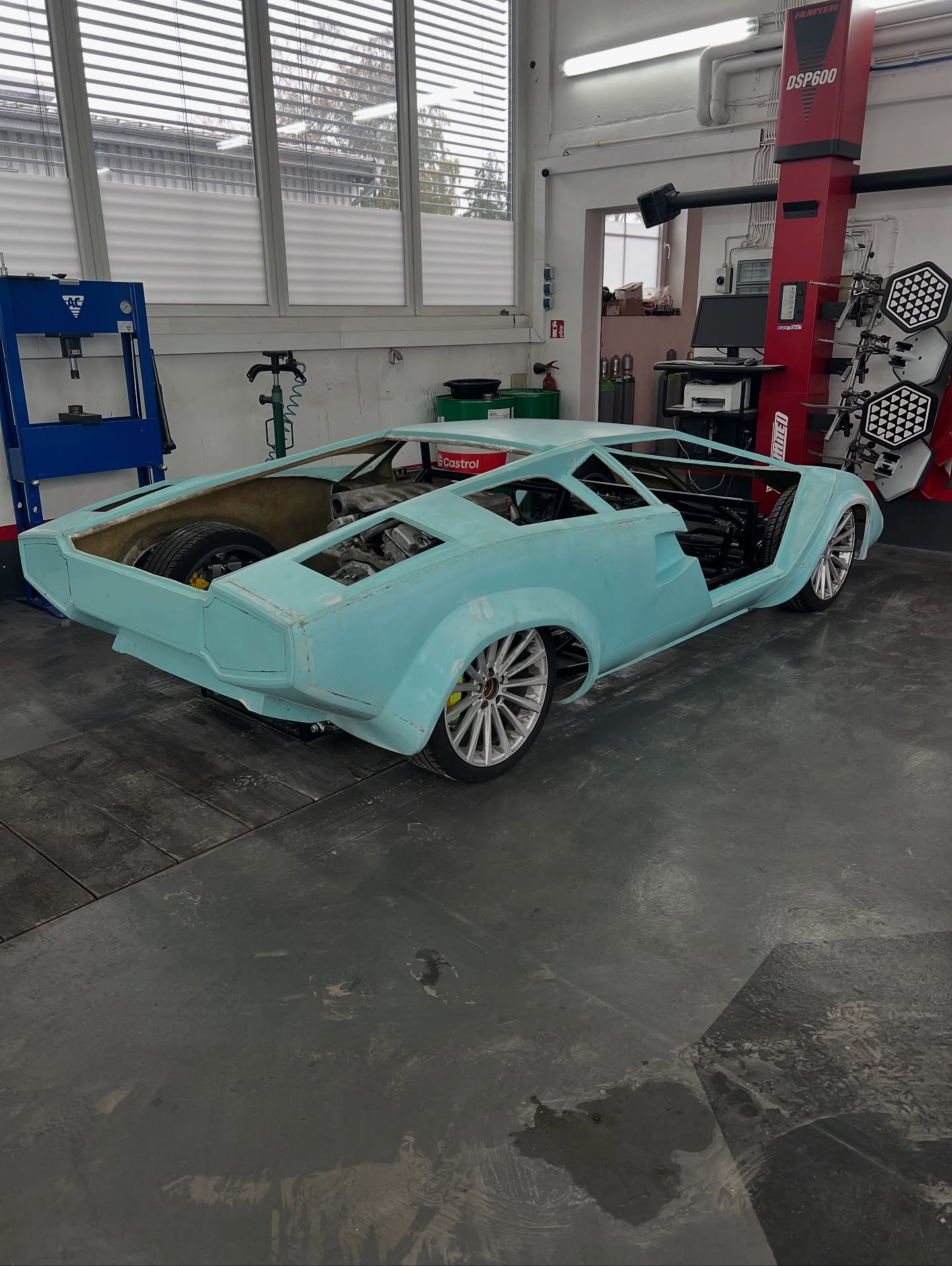 Lamborghini Countach REPLICA im Rohbau bei Unlimited Auto, Tuning-Werkstatt in Weiden in der Oberpfalz